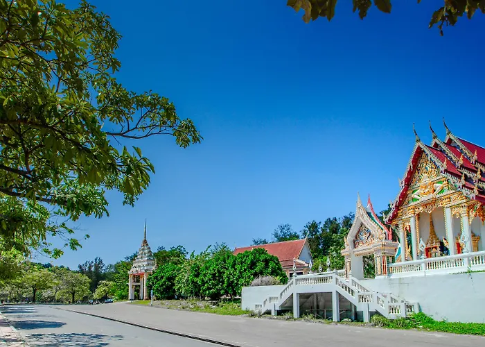 Naiharn Beach Resort - Sha Plus Extra