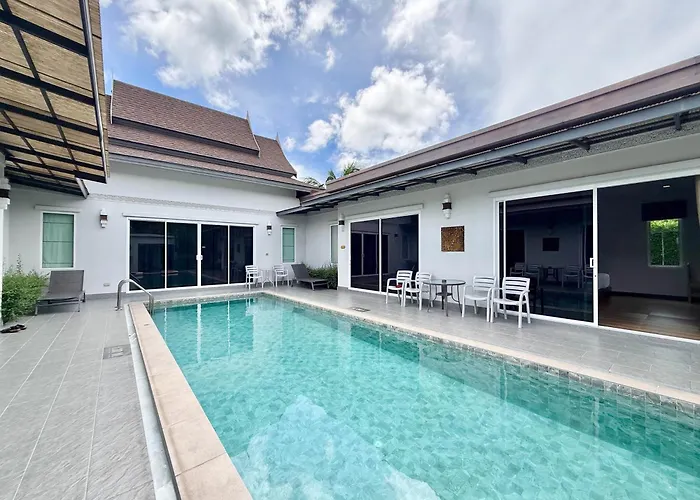 Phuket La Siesta, Naiharn Beach